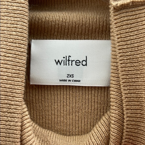 Aritzia Wilfred Cropped Tan Turtleneck Sweater - Picture 4 of 5
